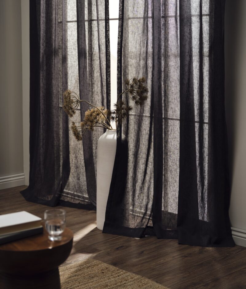 Dark curtains